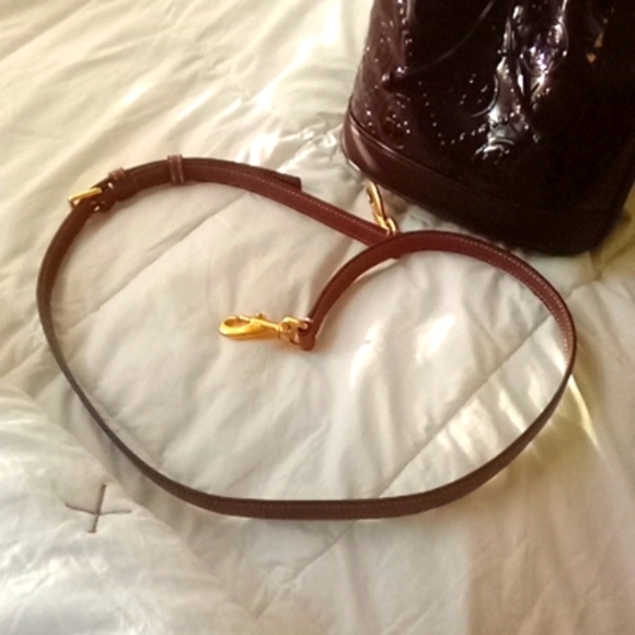 Tory Burch T Monogram Patent Embossed Bucket Bag & Wallet in Albarossa - Picture 11 of 17